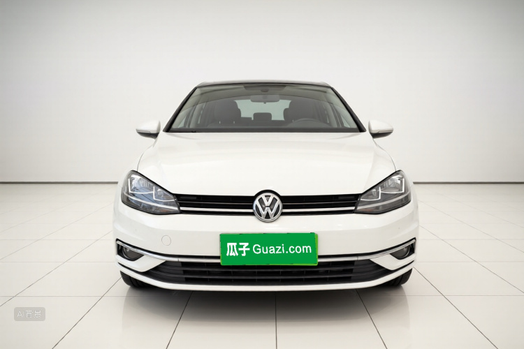 Volkswagen Golf 2019 car image #3