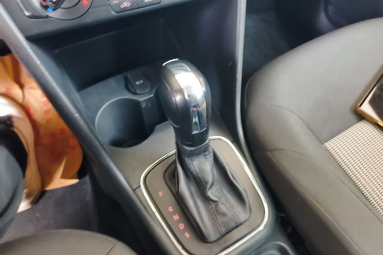 Volkswagen Polo 2017 car image #14