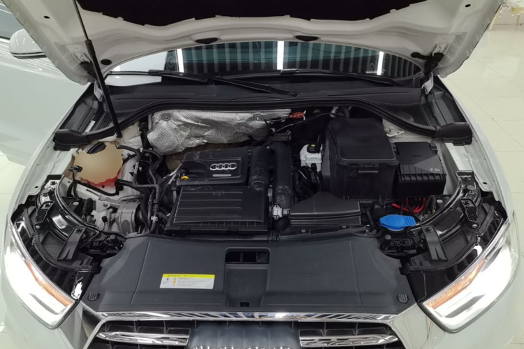 Audi Q3 2017 car image #20