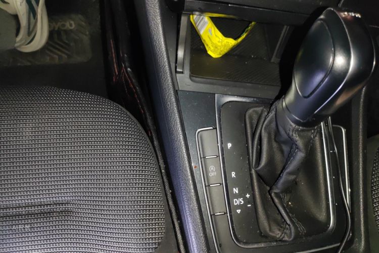 Volkswagen Golf 2019 car image #16