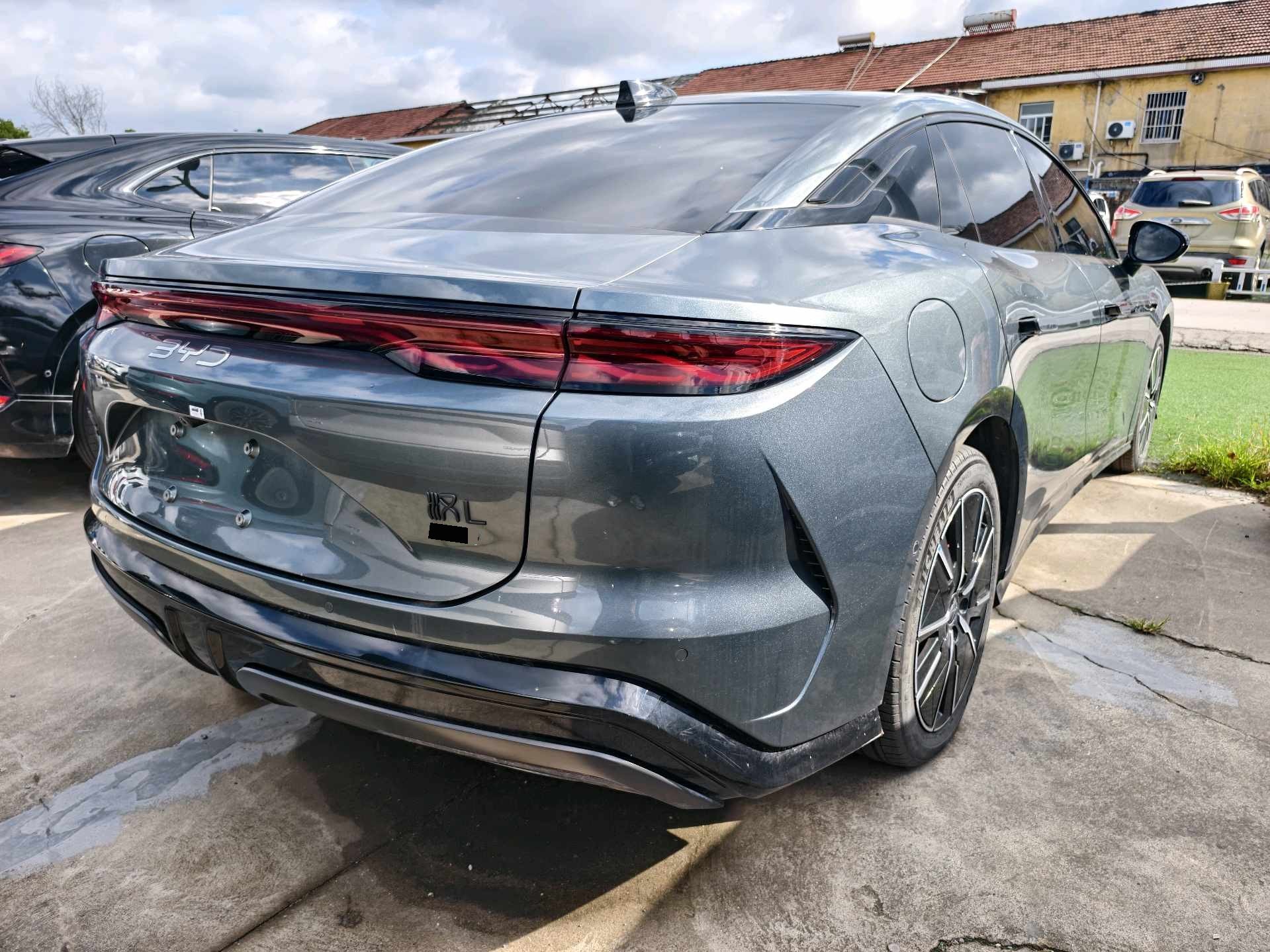 BYD HanL 2025 immagine di auto #6