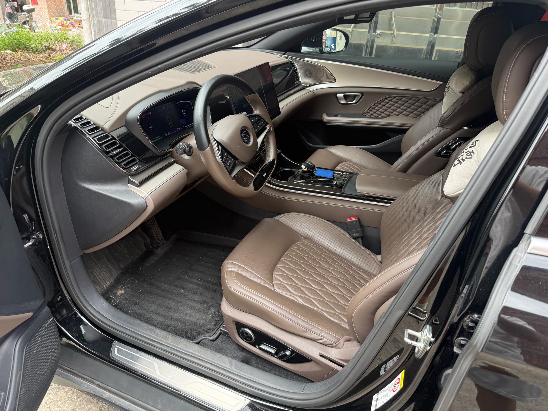 BYD Han 2023 #2 BYD Han 2023 car image #2