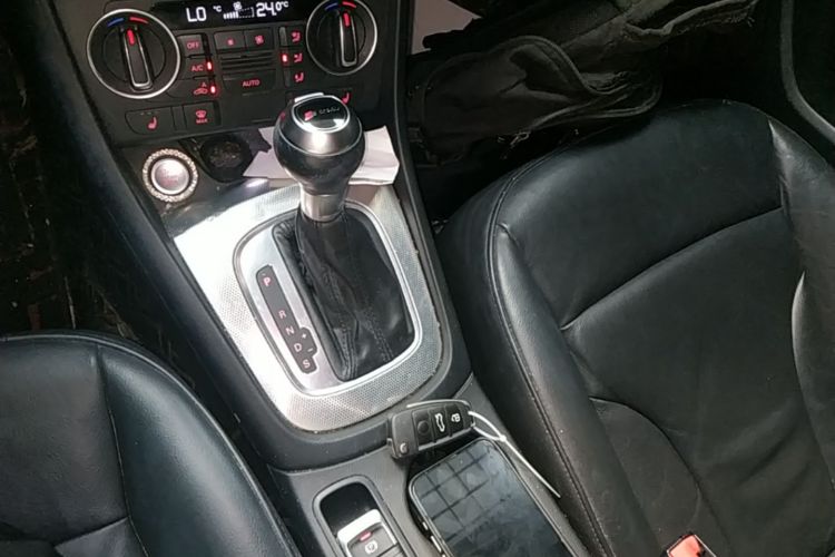 Audi Q3 2016 immagine di auto #14