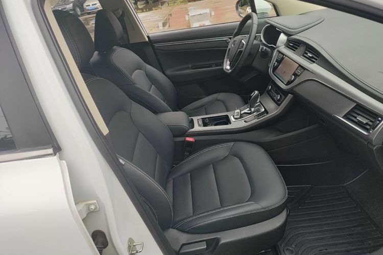 GEELY Emgrand GS 2017 car image #24