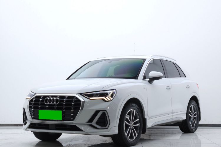 Audi Q3 2021 car image #5