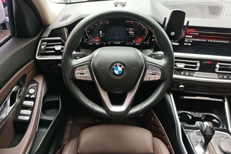 BMW 3 Series 2019 #11 BMW 3 Series 2019 car image #11