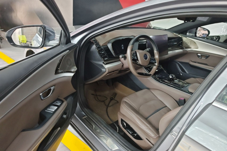 BYD Han 2022 car image #16