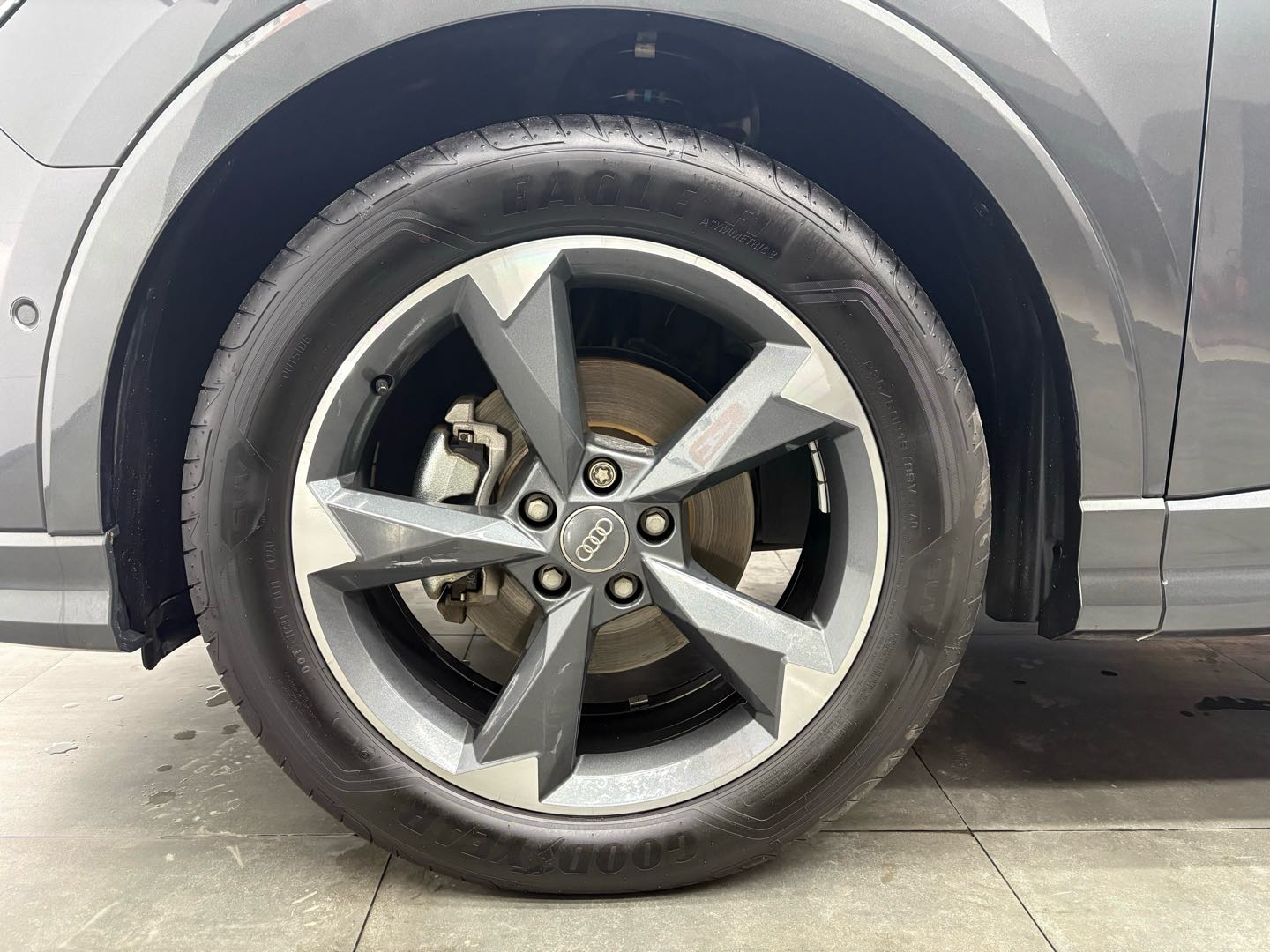 Audi Q3 2021 car image #20