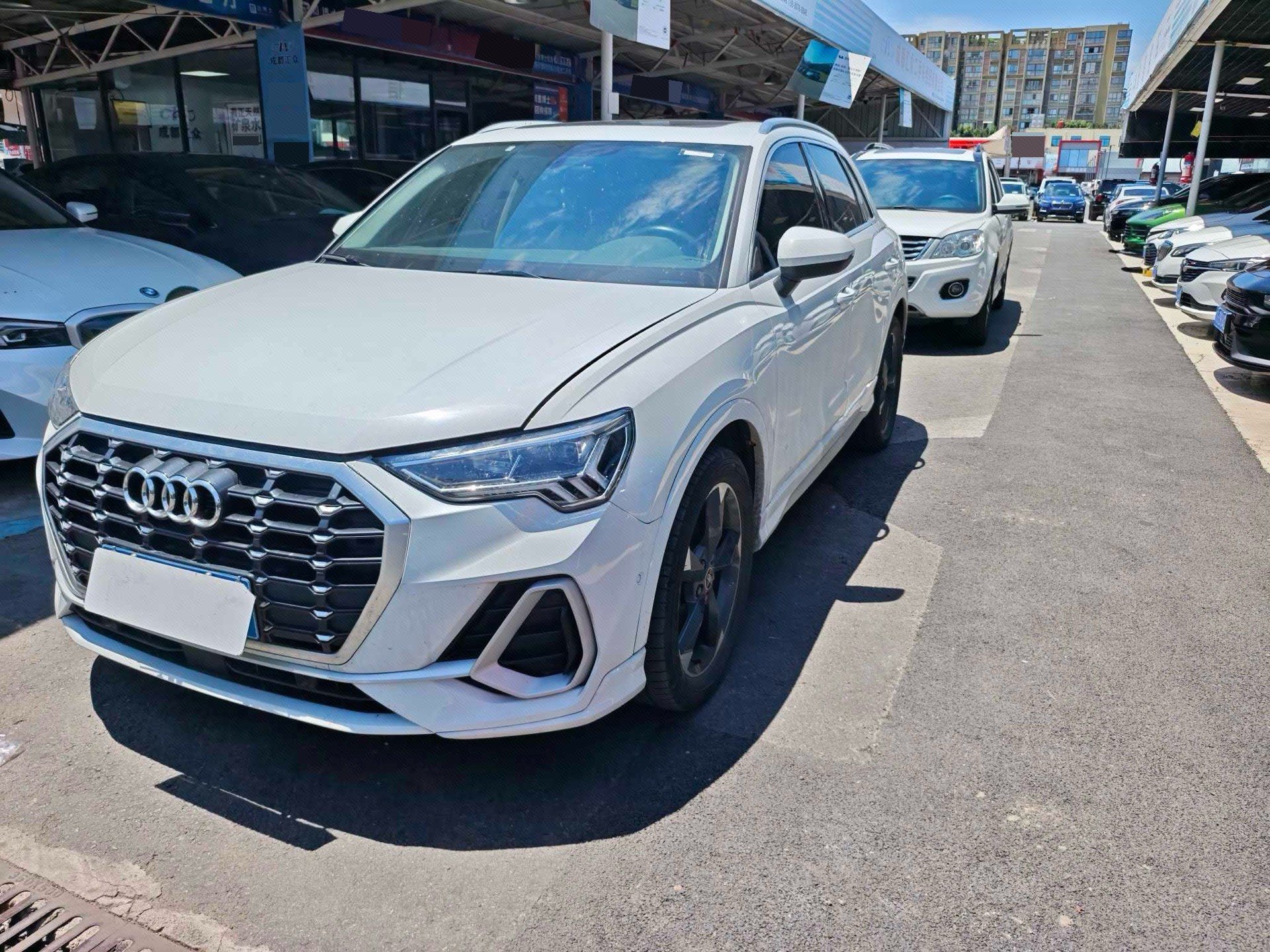 Audi Q3 2022 car image 