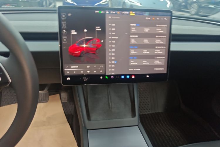 Tesla Model 3 2024 car image #13