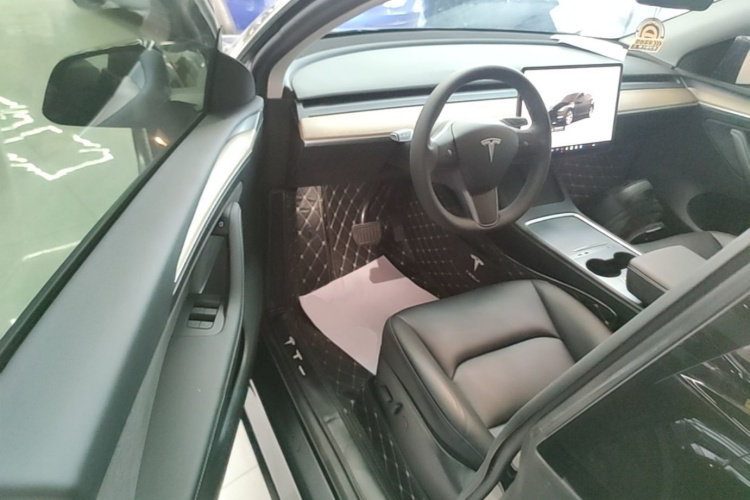 Tesla Model Y 2022 #16 Tesla Model Y 2022 car image #16