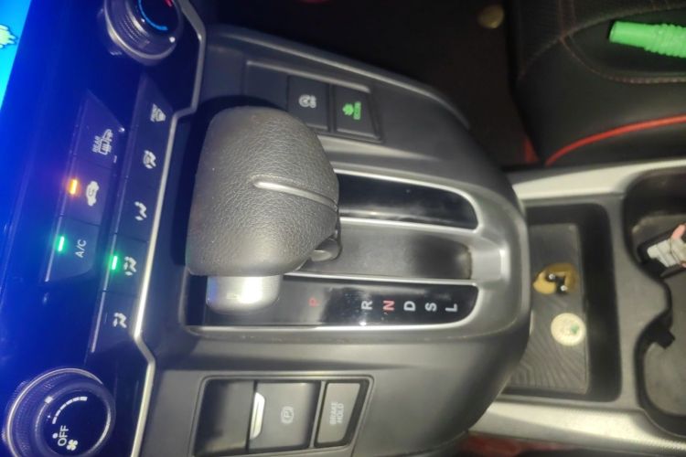 Honda CR-V 2018 car image #14