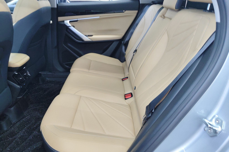 GEELY Boyue L 2023 صورة سيارة #17