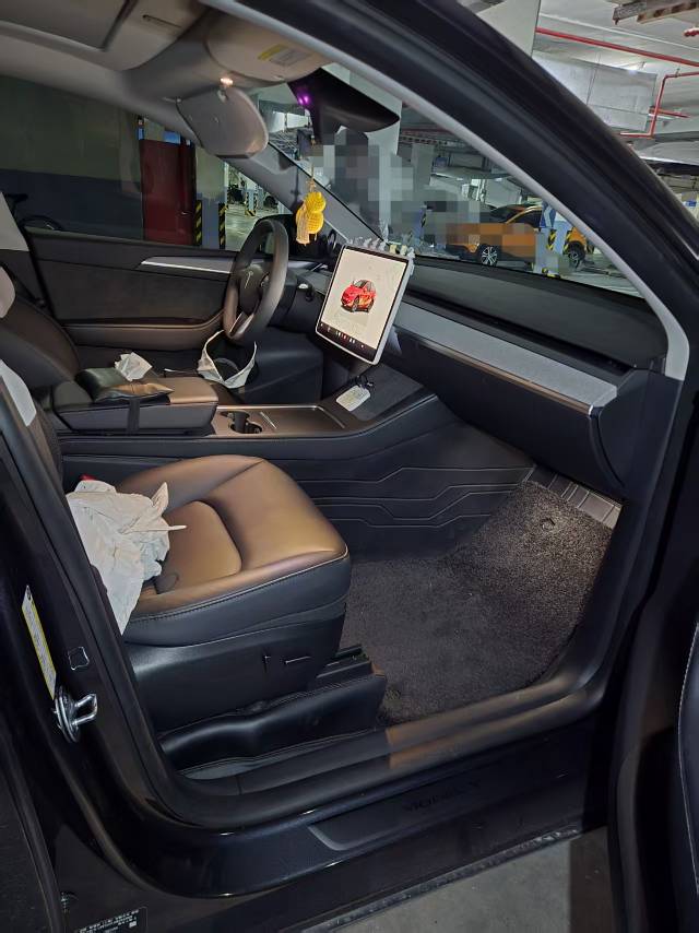 Tesla Model Y 2024 #6 Tesla Model Y 2024 car image #6