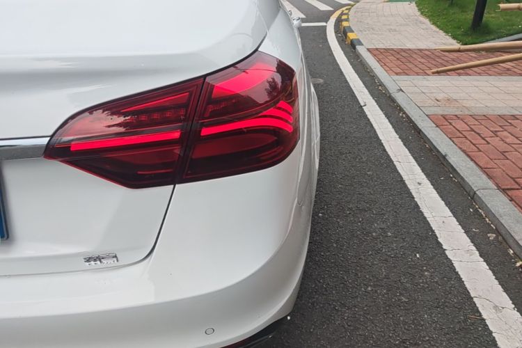 GEELY Emgrand 2019 #8 GEELY Emgrand 2019 car image #8