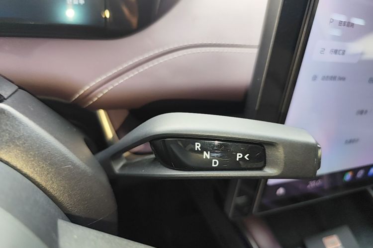 MI SU7 2025 car image #14