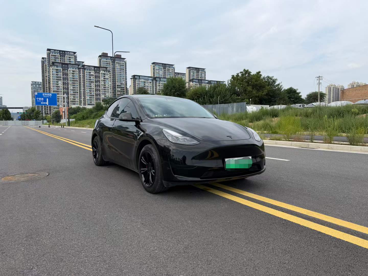 Tesla Model Y 2022 #3 Tesla Model Y 2022 car image #3