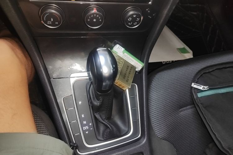 Volkswagen Golf 2019 car image #14