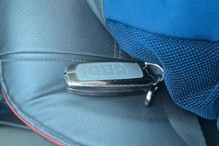 GEELY Emgrand 2015 car image #9