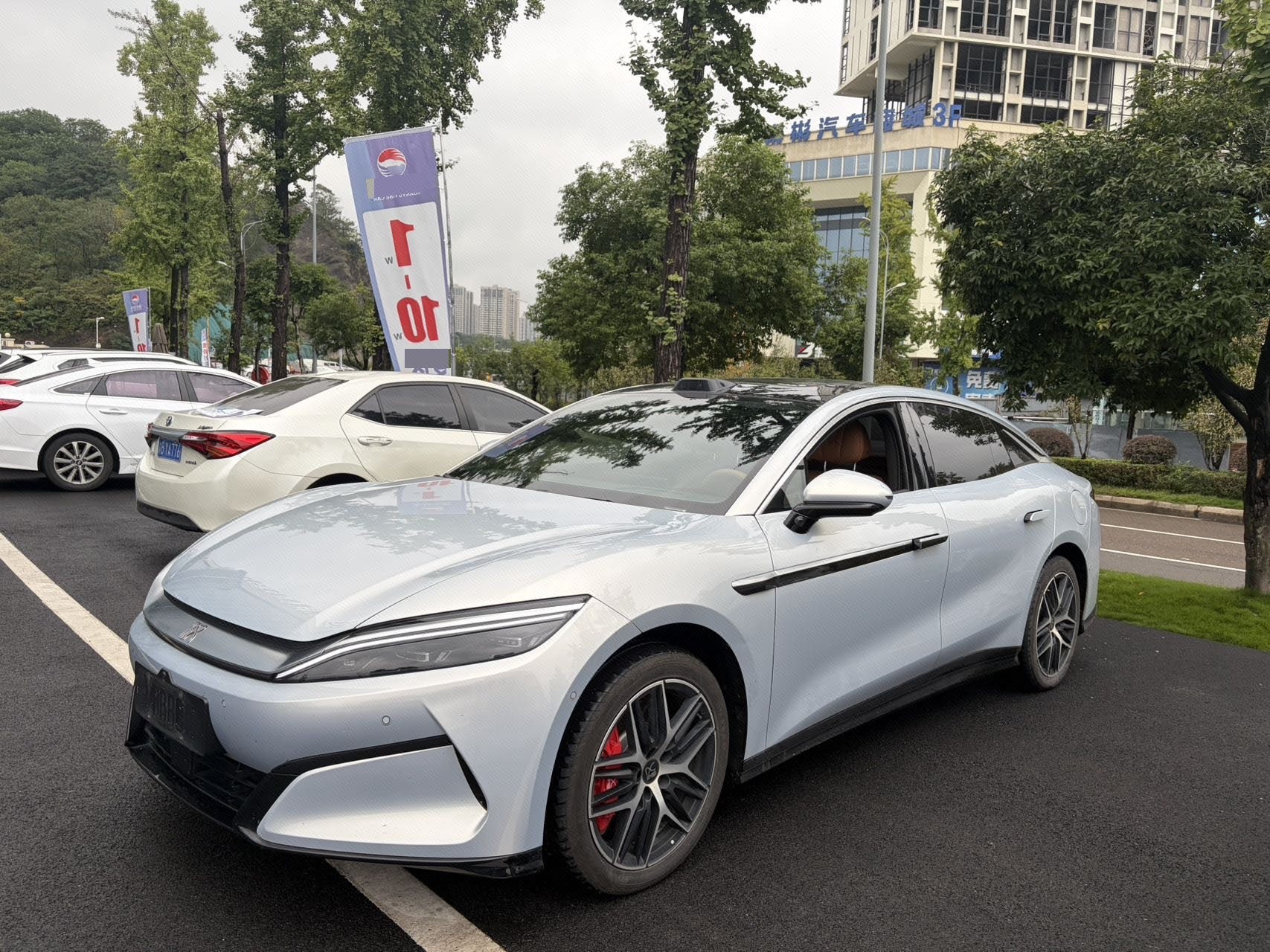 BYD HanL 2025 BYD HanL 2025 immagine di auto