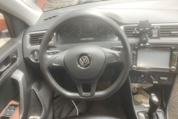 Volkswagen Santana 2016 car image #12