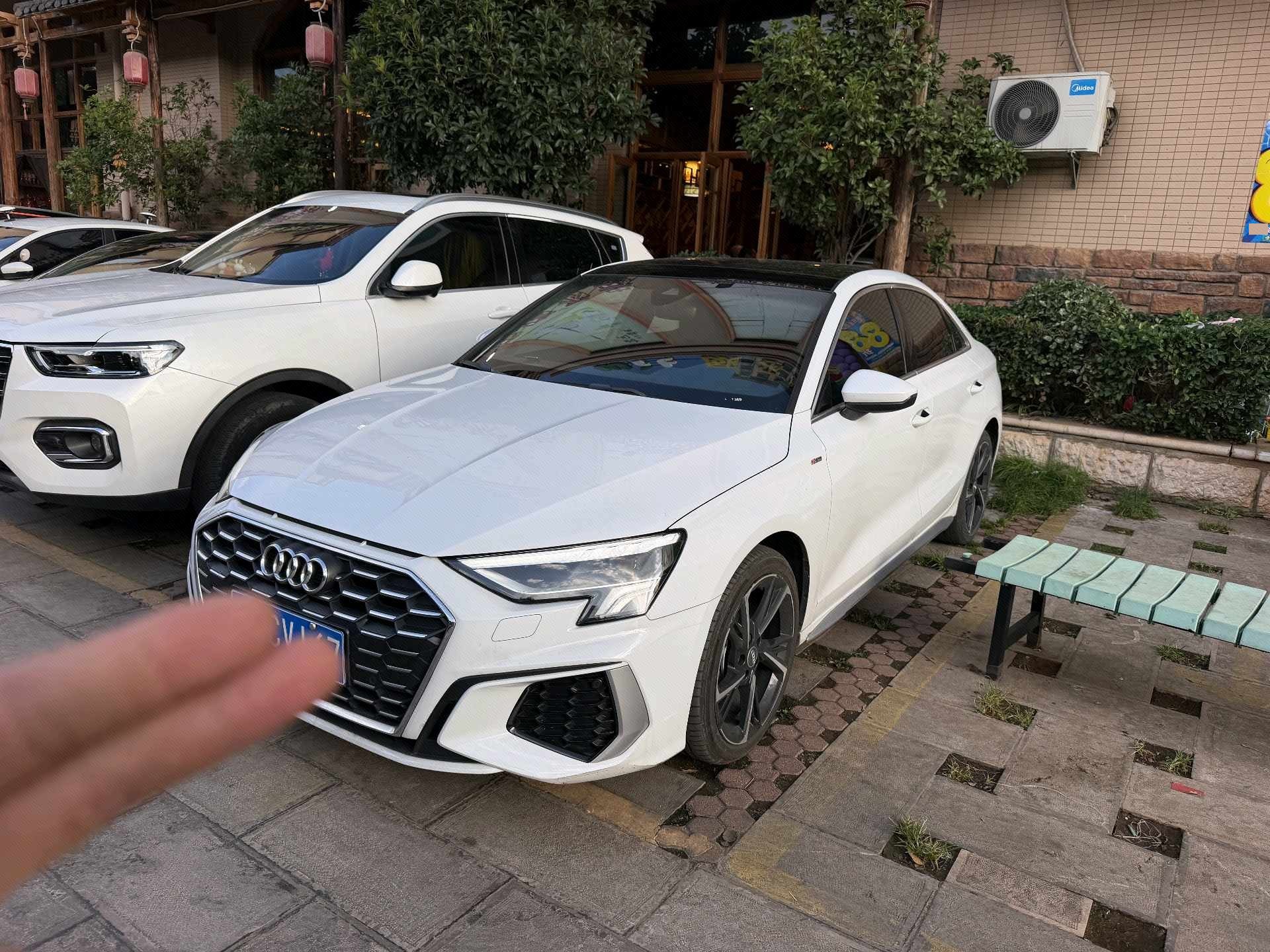 2021 immagine di auto 