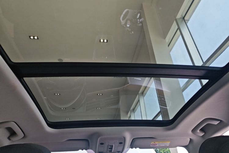 Audi Q3 2021 car image #18