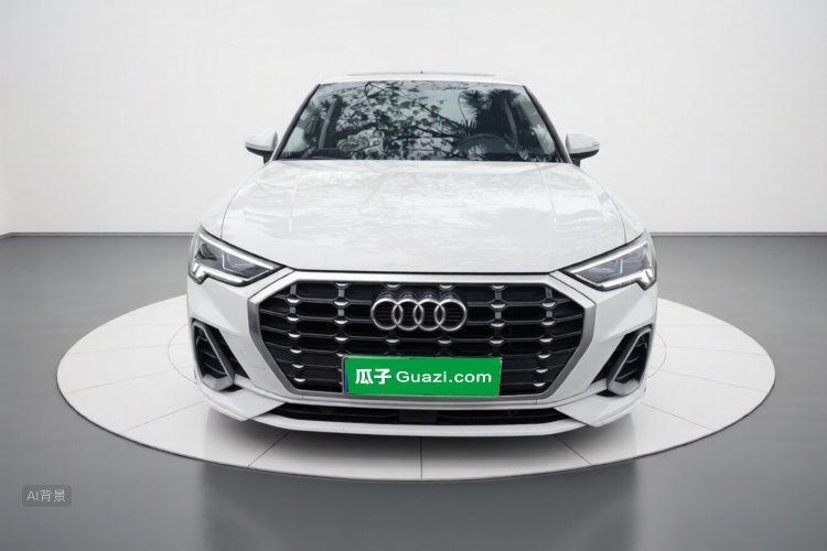 Audi Q3 2021 car image #3