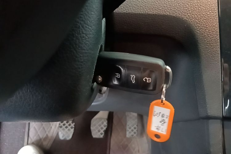 Volkswagen Santana 2017 car image #9