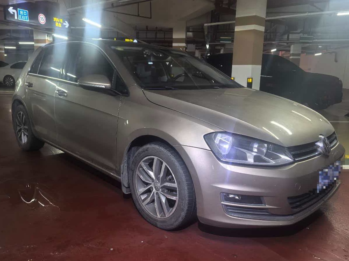 Volkswagen Golf 2015 car image 