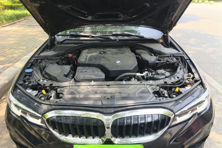 BMW 3 Series 2022 car image #20