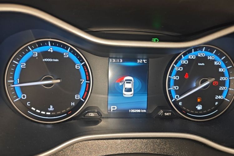 GEELY Emgrand 2019 صورة سيارة #12