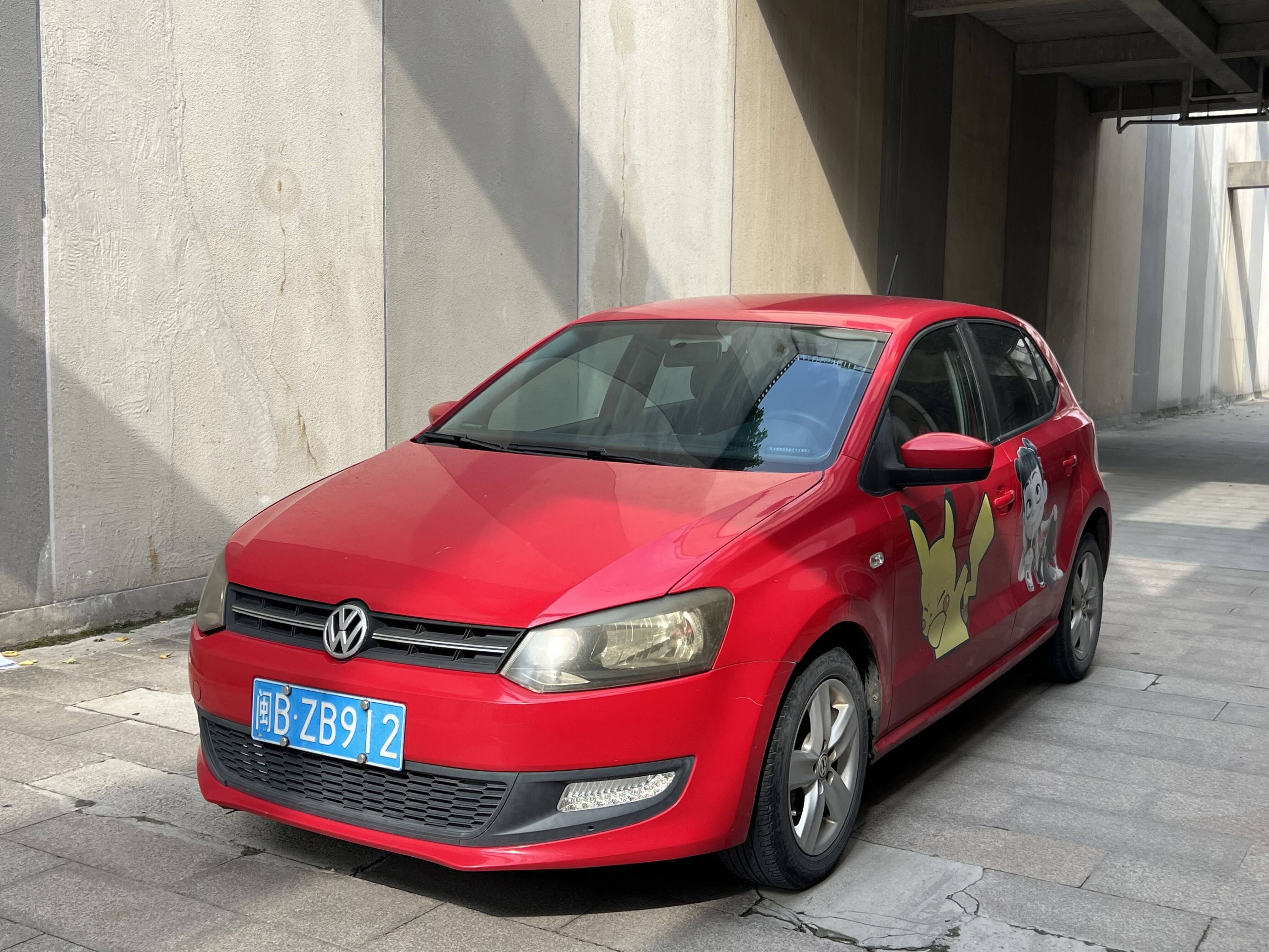 Volkswagen Polo 2011 car image 