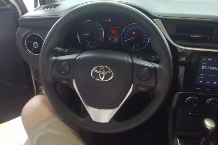 Toyota Corolla 2018 car image #11