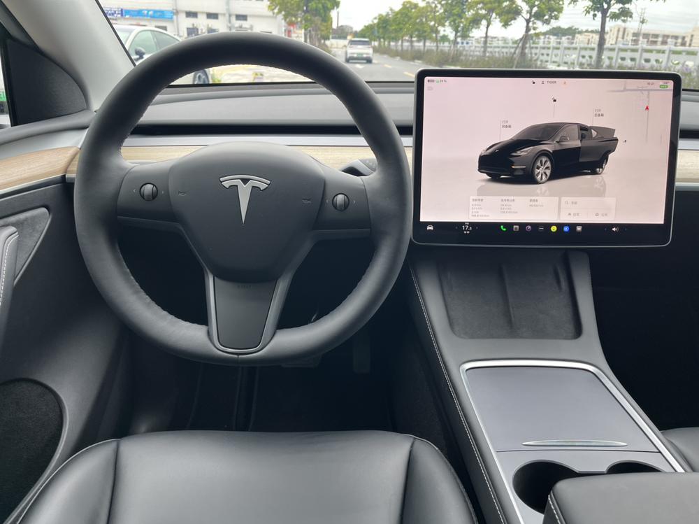 Tesla Model Y 2023 #8 Tesla Model Y 2023 car image #8