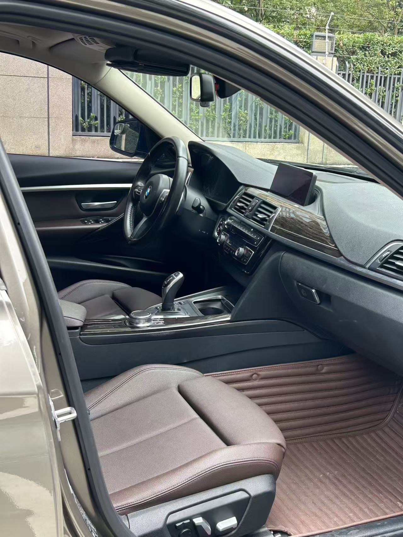 BMW 3 Series 2018 #3 BMW 3 Series 2018 car image #3