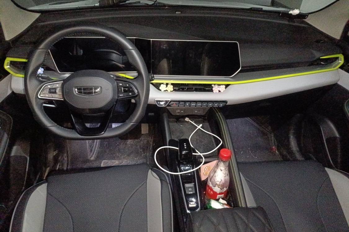 GEELY Coolray 2022 immagine di auto #21
