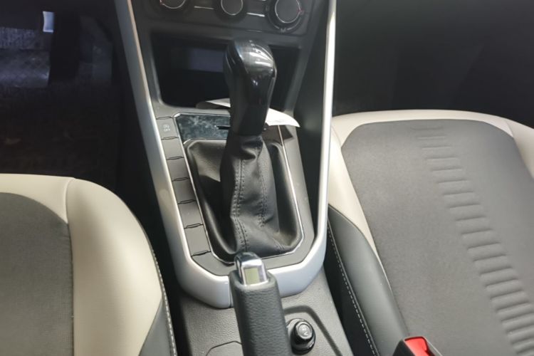 Volkswagen Polo 2019 car image #14