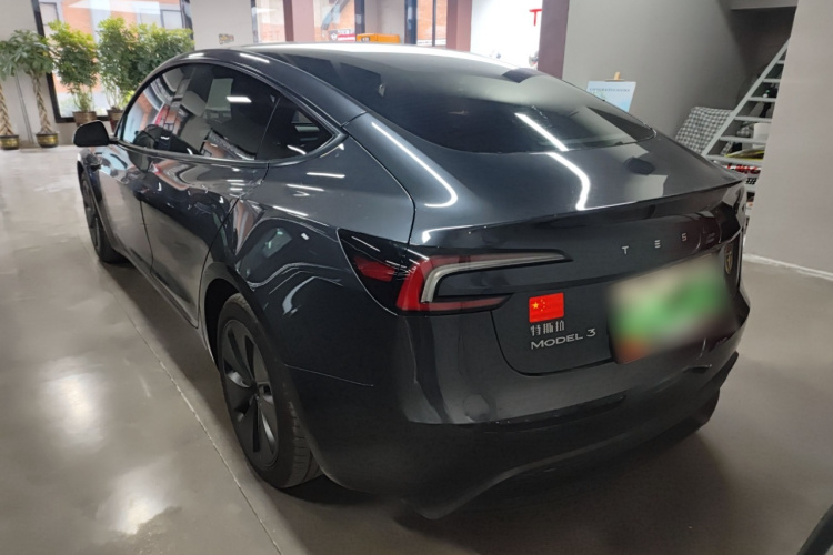 Tesla Model 3 2025 car image #6