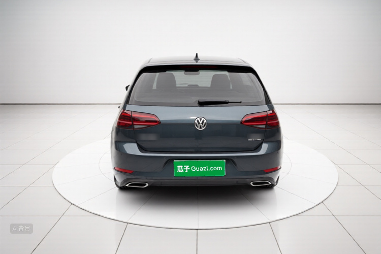 Volkswagen Golf 2019 car image #6