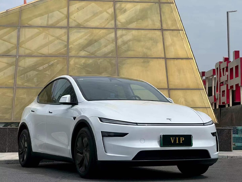 Tesla Model Y 2025 #3 Tesla Model Y 2025 car image #3