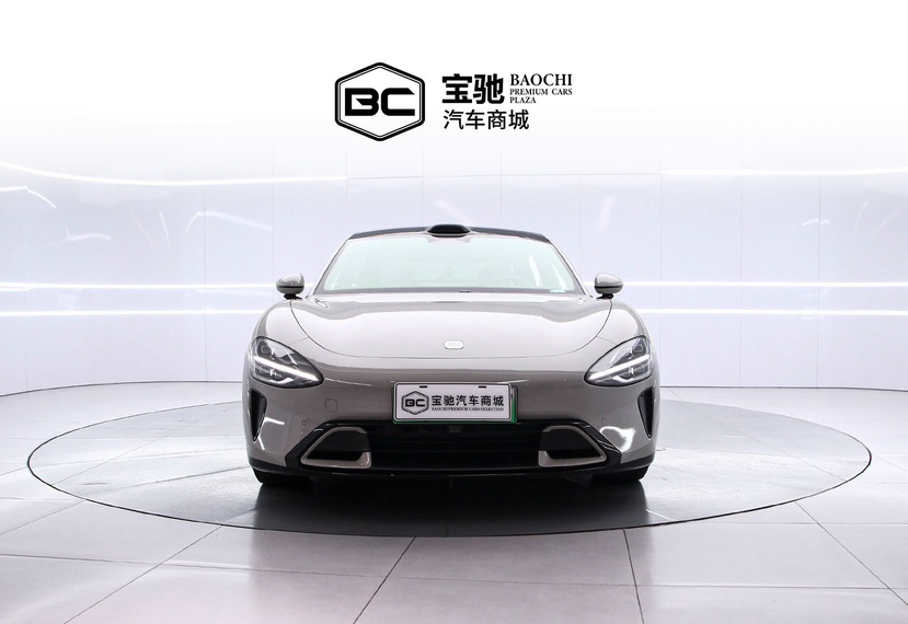 MI SU7 2025 immagine di auto #2