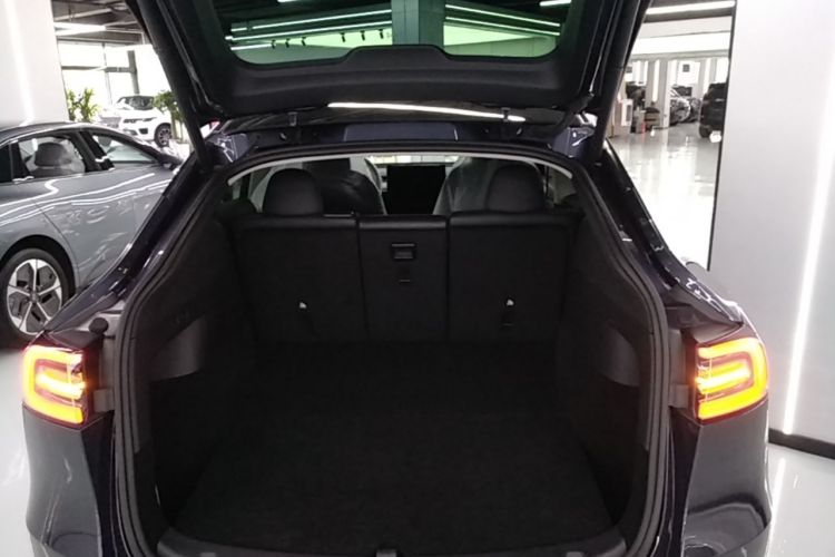 Tesla Model Y 2024 #19 Tesla Model Y 2024 car image #19