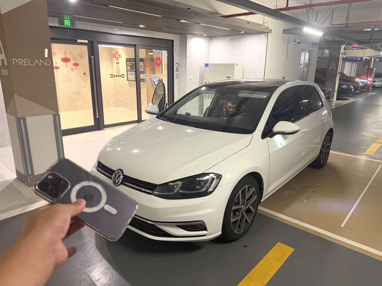 Volkswagen Golf 2020 car image 