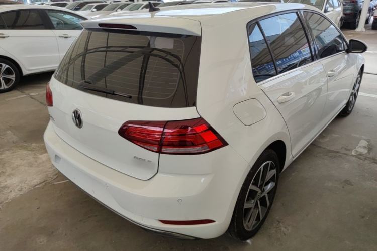 Volkswagen Golf 2020 car image #7
