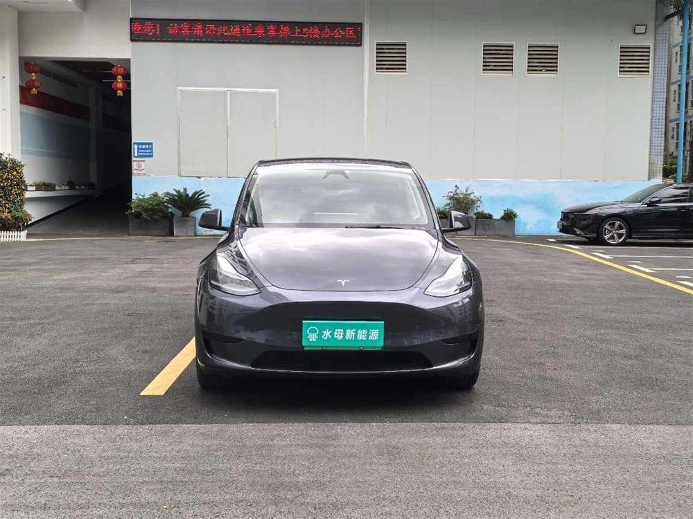 Tesla Model Y 2024 #2 Tesla Model Y 2024 car image #2