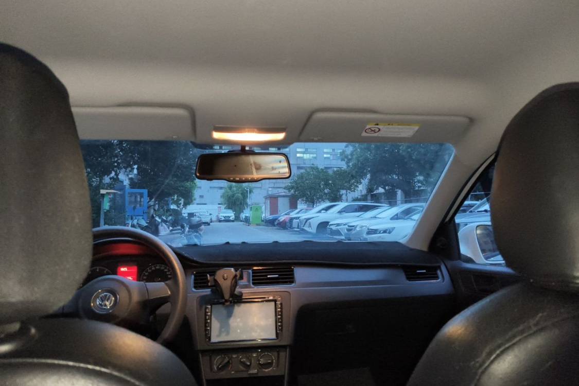 Volkswagen Santana 2014 car image #20