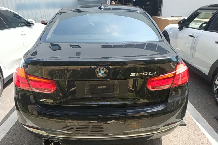 BMW 3 Series 2019 #6 BMW 3 Series 2019 immagine di auto #6