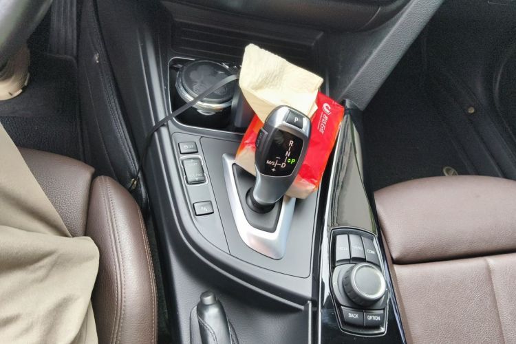 BMW 3 Series 2018 #14 BMW 3 Series 2018 car image #14