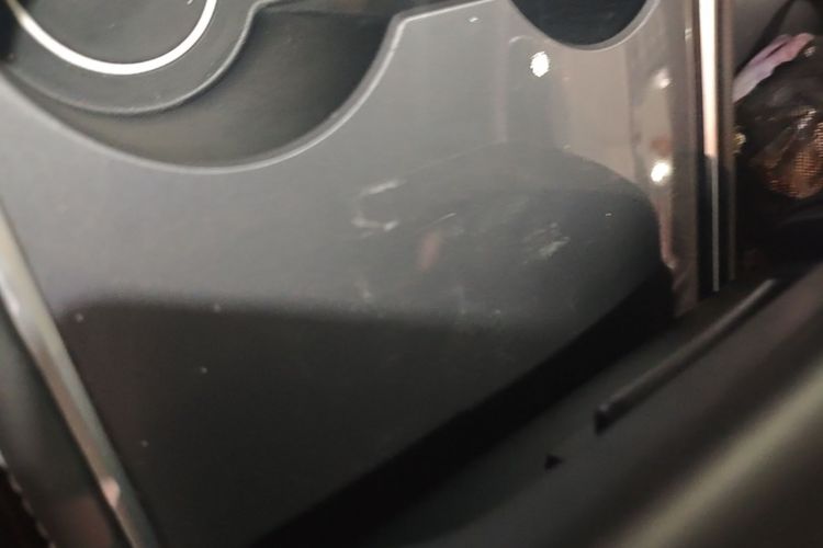 Tesla Model Y 2022 immagine di auto #9